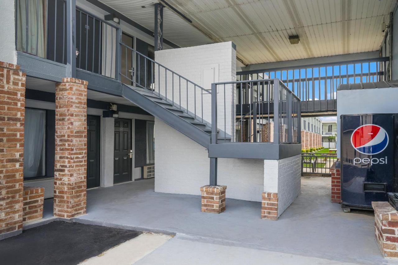 Americas Best Value Inn And Suites Blytheville By Sonesta Экстерьер фото